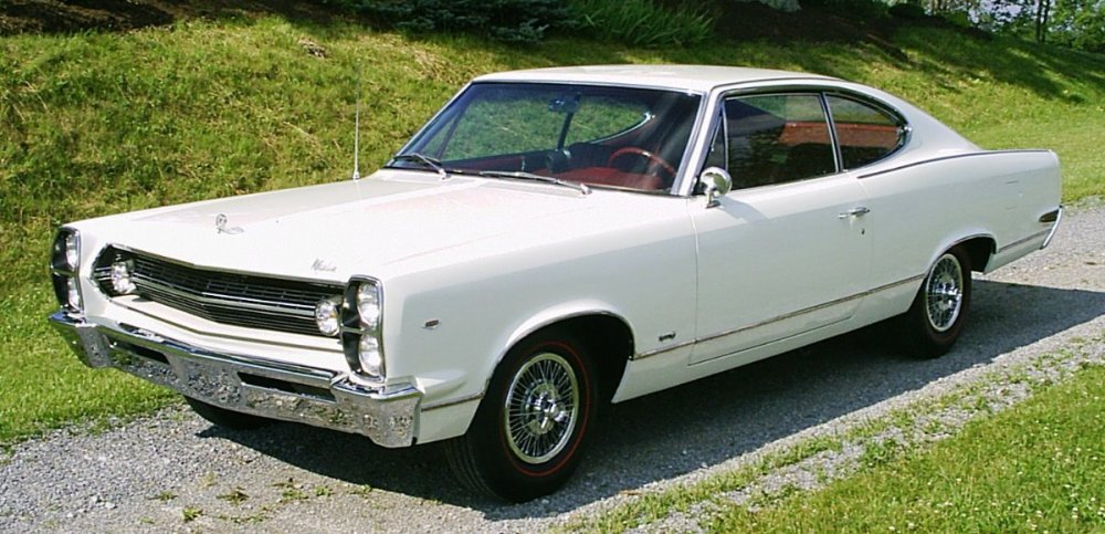 1967_AMC_Marlin_white_with_red_interior_02.jpg