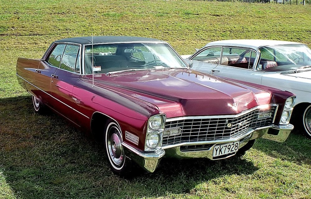 1967_Cadillac_DeVille_(16439709295).jpg