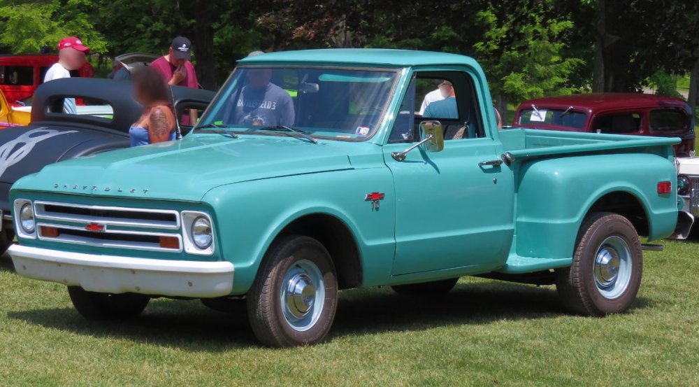 1967_Chevrolet_C10_6.5'_Stepside,_front_left_(2023_ARMCO_Park_Wheels_of_Steel_Car_Cruise).jpg