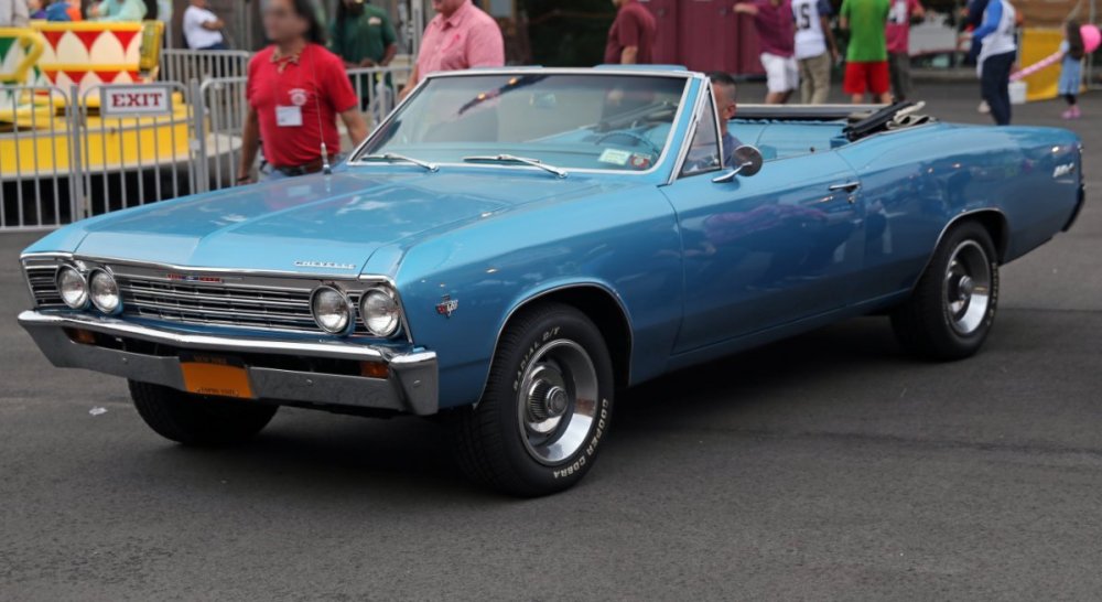 1967_Chevrolet_Chevelle_Malibu_SS_convertible,_St._Gregory.jpg