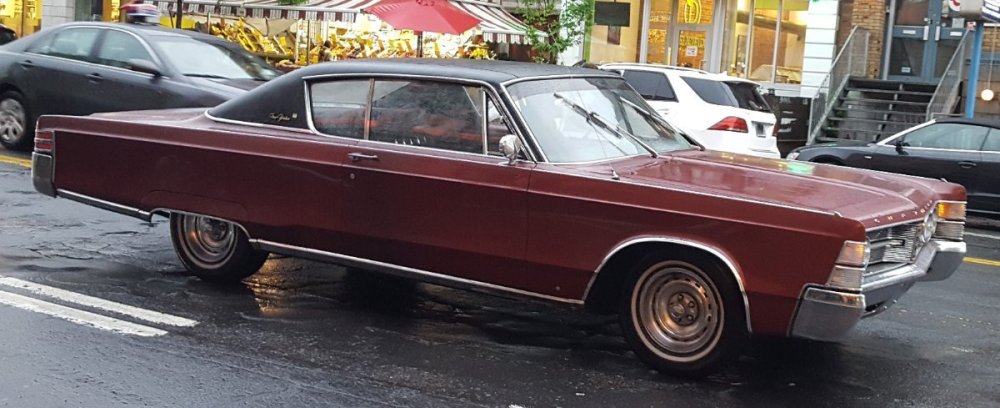 1967_Chrysler_New_Yorker_Coupe.jpg
