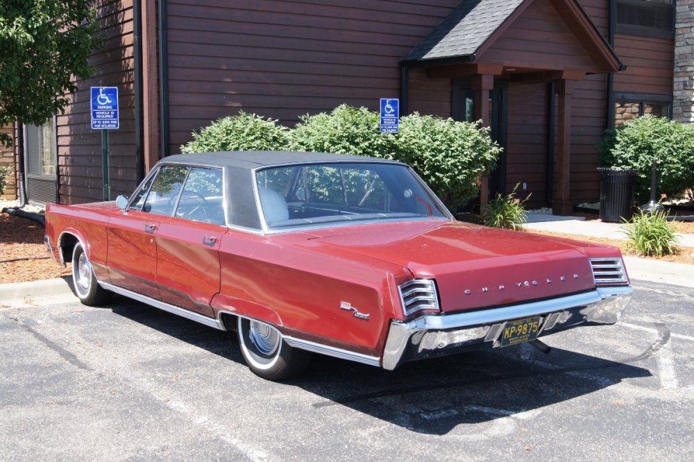 1967_Chrysler_Newport_(9338944049).jpg