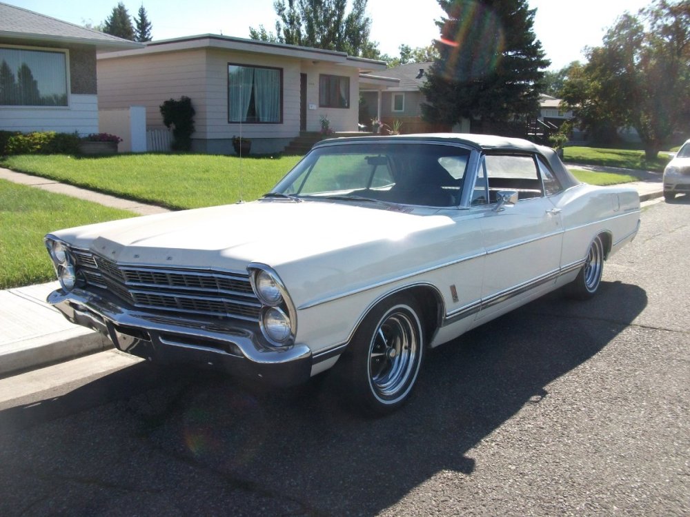1967_Ford_Galaxie_500_Convertible_(4925941373).jpg