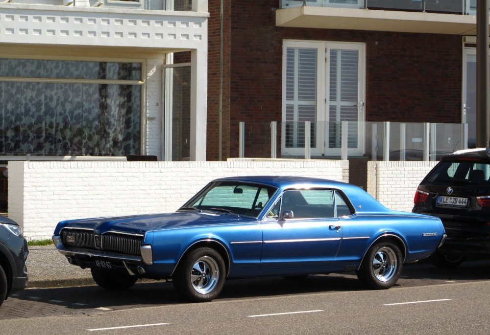 1967_Mercury_Cougar_XR7_4.7_V8.jpg
