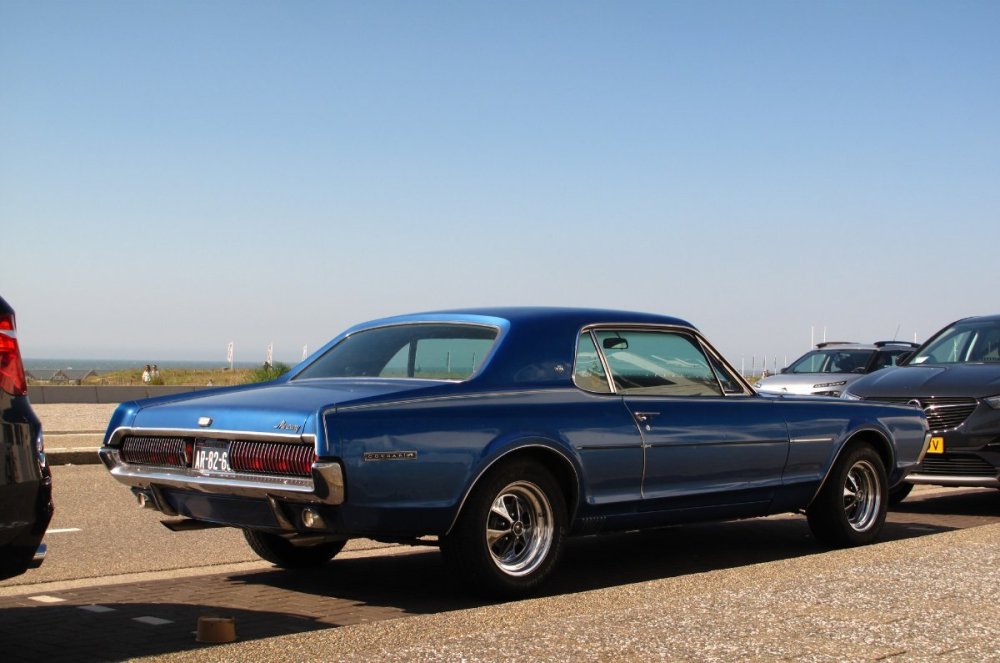 1967_Mercury_Cougar_XR7_4.7_V8_-_51225128636.jpg