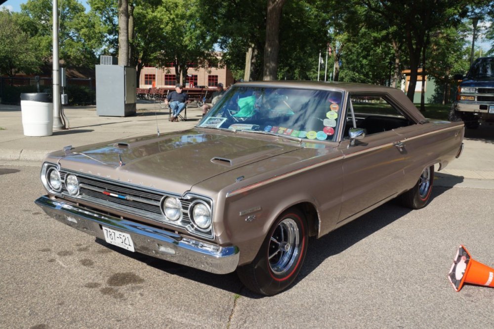 1967_Plymouth_Belvedere_GTX_(28097399040).jpg