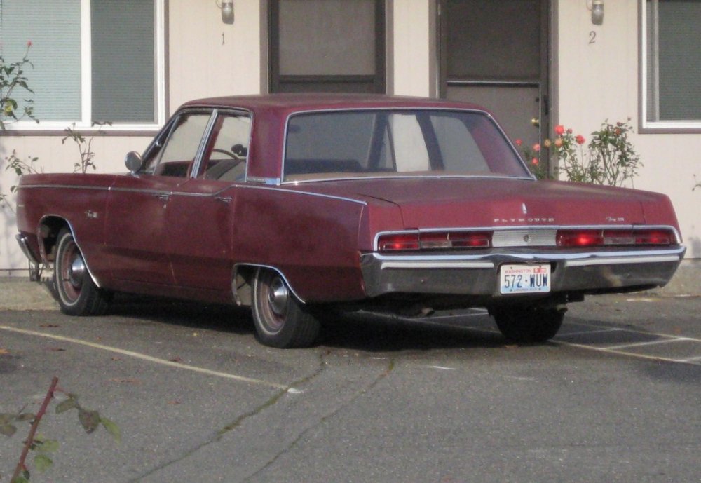 1967_Plymouth_Fury_III_(3045592776).jpg