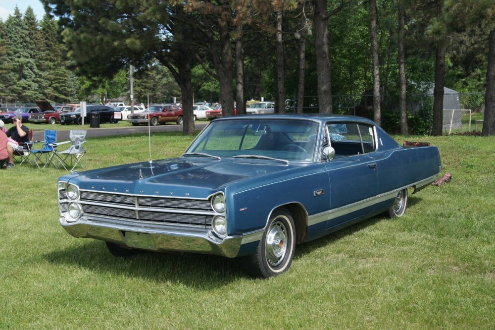 1967_Plymouth_V.I.P._(Very_Important_Plymouth)_(18301472376).jpg