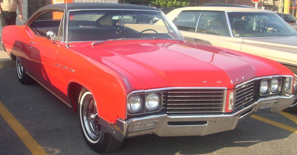 '67_Buick_LeSabre_Coupe_(A&W_St-Léonard_'10).JPG