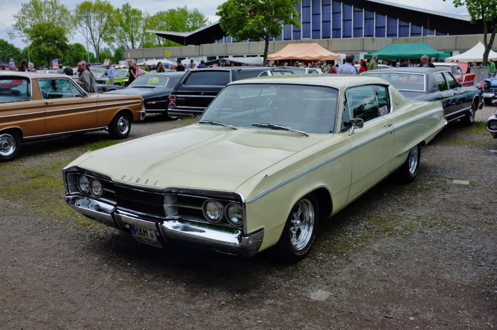 Dodge_Monaco_1967_(39400754812).jpg
